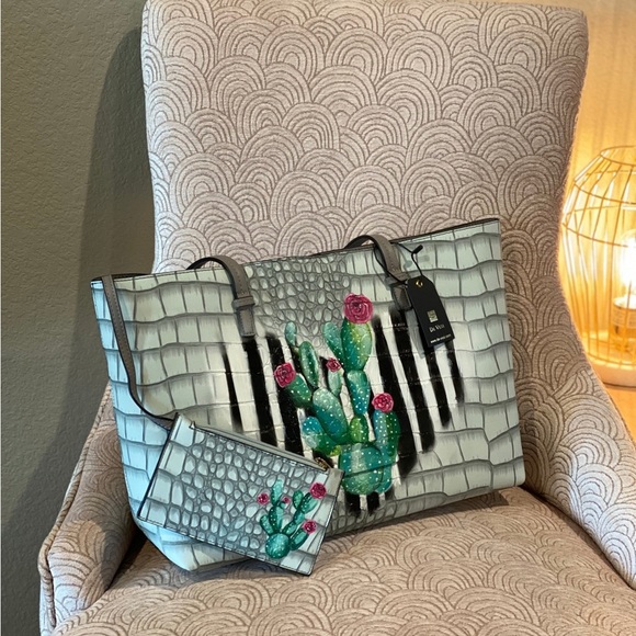 De-Vesi Hand Painted vegan Handbag - Chic Cactus - Picture 1 of 1